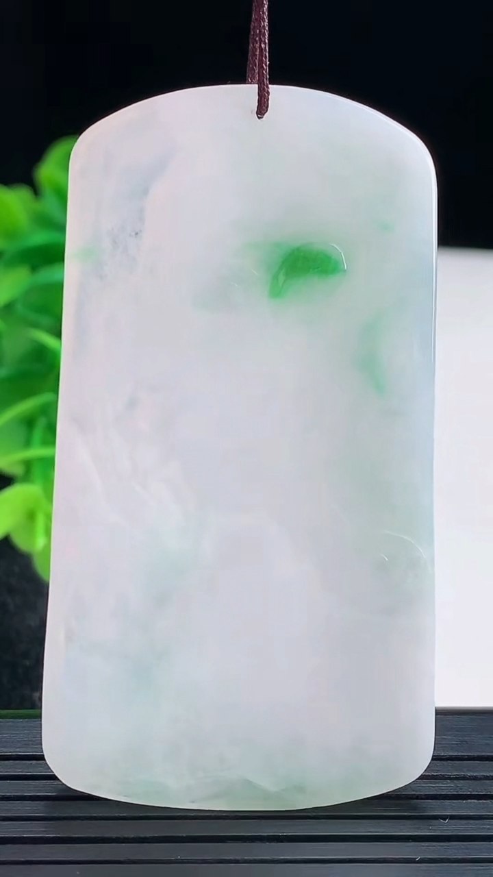 天然A货翡翠祥龙大势至菩萨吊坠尺寸64.7-34.1-4.7重量:26.96g
4月16日