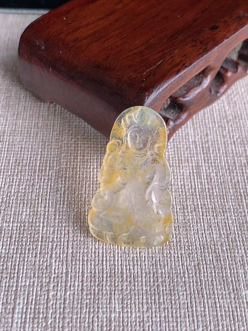 天然A货翡翠黄翡一刀切度母观音镶嵌件 
尺寸31.3-19-2mm 重量2.77g 0415