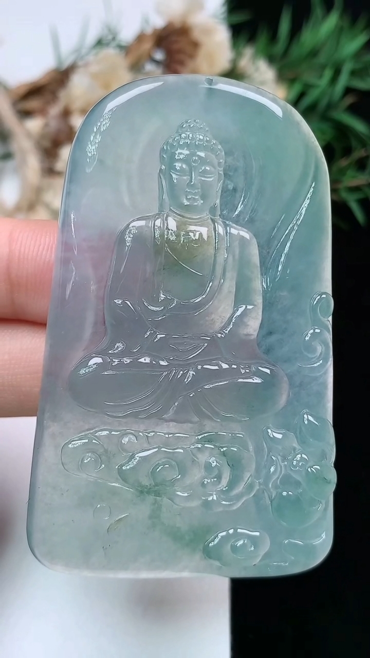 天然A货翡翠大日如来吊坠，尺寸62.2-38.4-5.3，重量:29.99g
4月16日