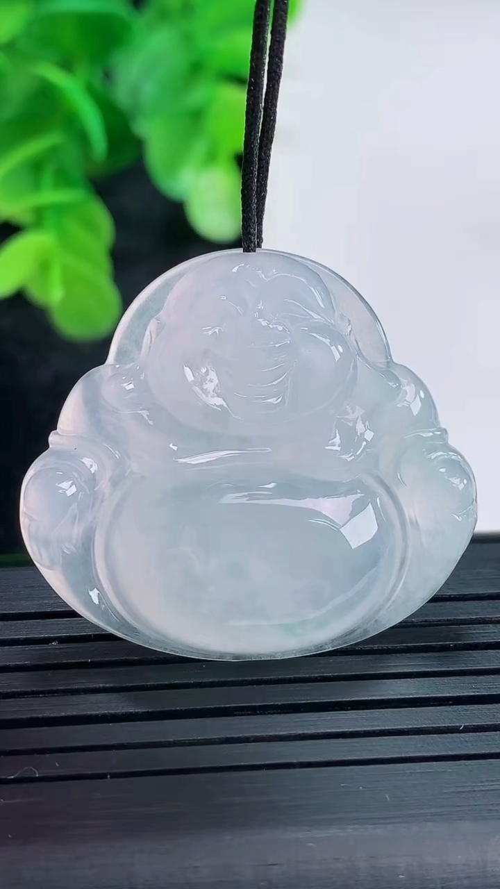 天然A货翡翠飘花佛公吊坠尺寸31.6-35.3-5.8重量:10.08g
4月16日