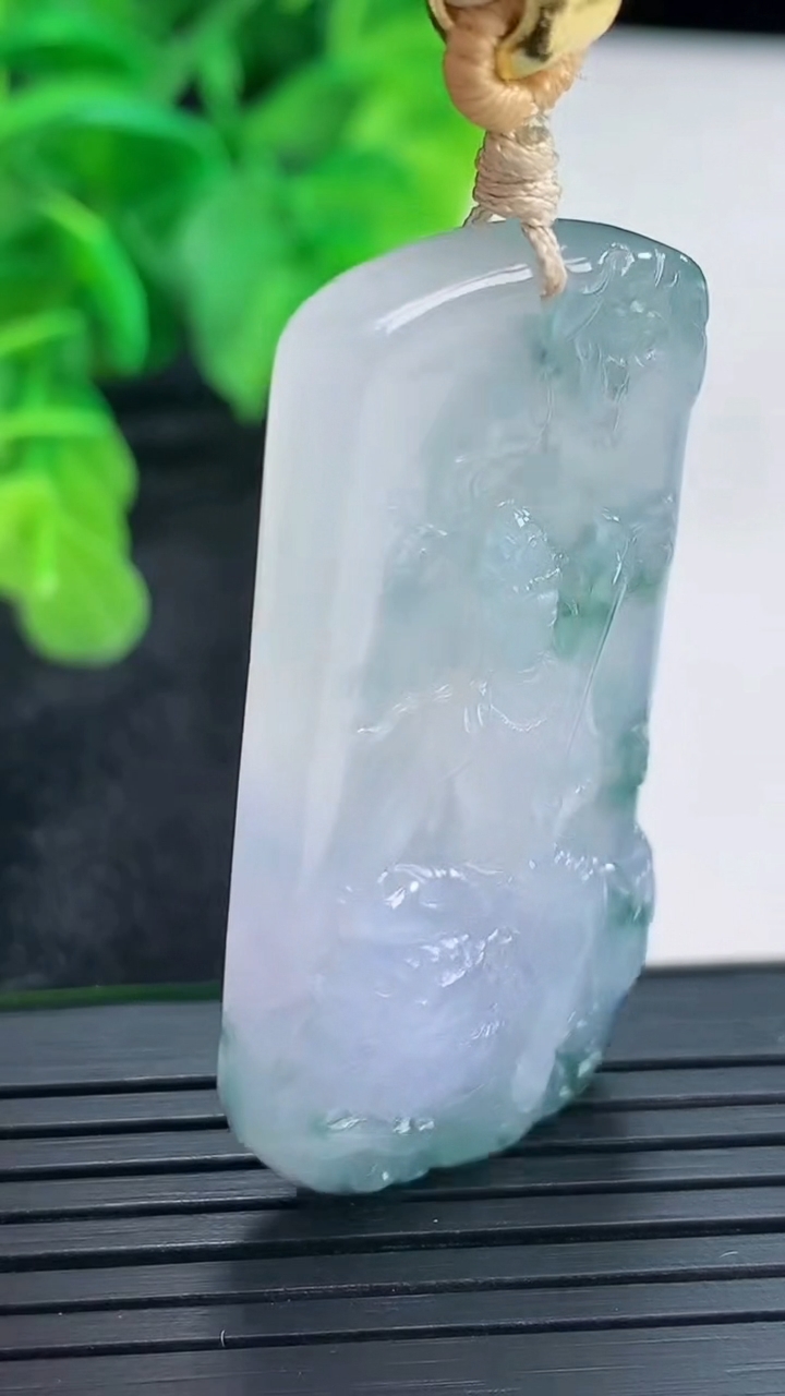 天然A货翡翠紫罗兰飘花文殊菩萨吊坠尺寸44.7-21.2-8.7重量:20.74g
4月16日