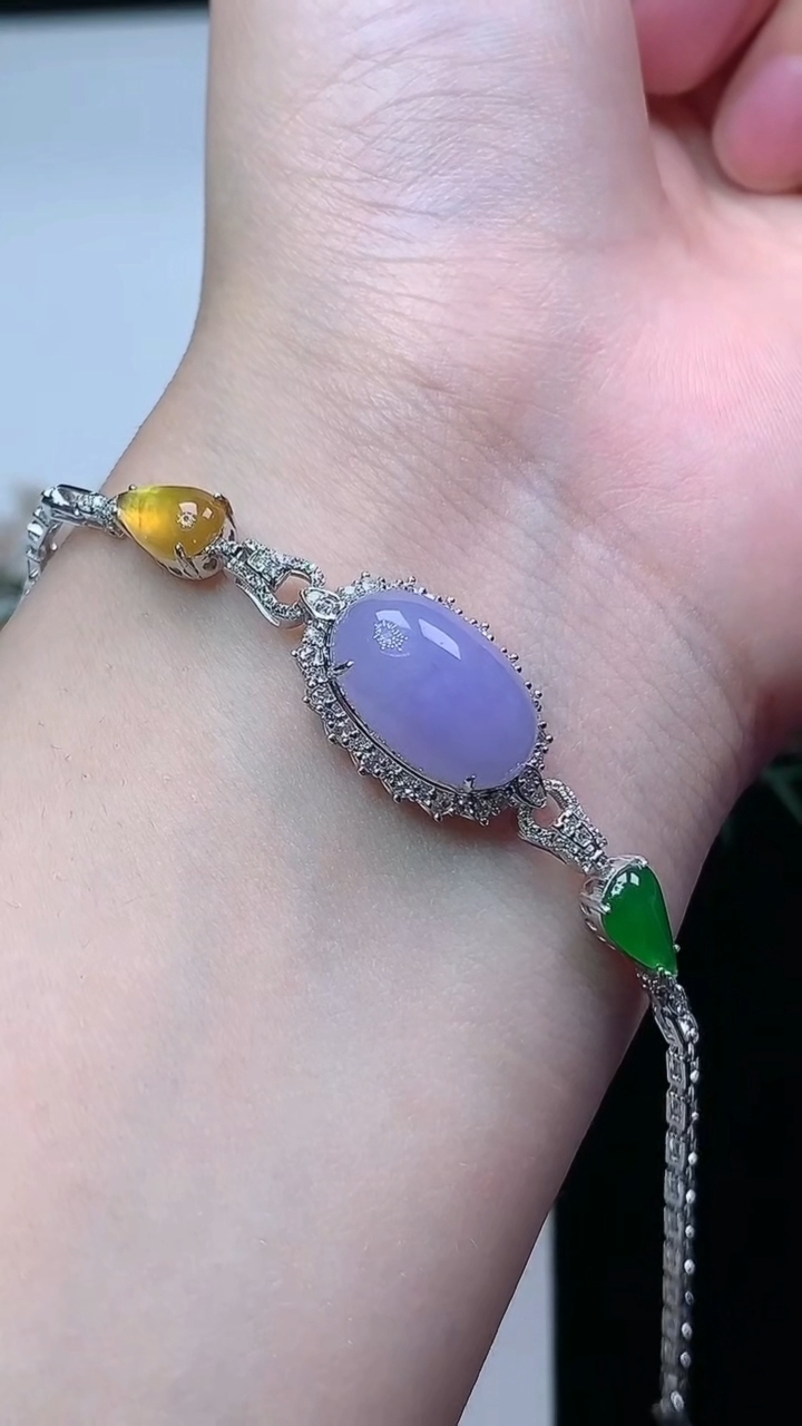 天然A货翡翠k金紫罗兰蛋面手链，尺寸14.6-9.3，重量:6.25g
4月16日