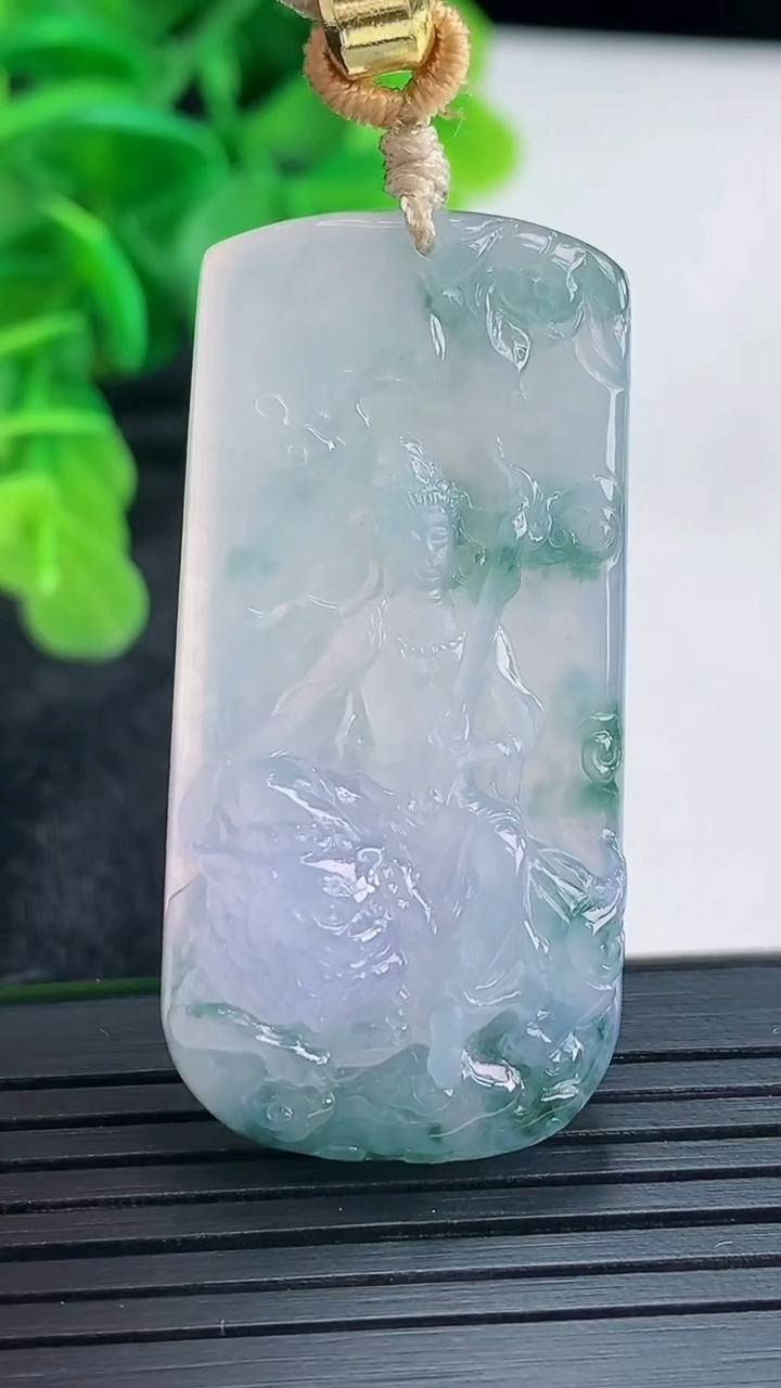 天然A货翡翠紫罗兰飘花文殊菩萨吊坠尺寸44.7-21.2-8.7重量:20.74g
4月16日