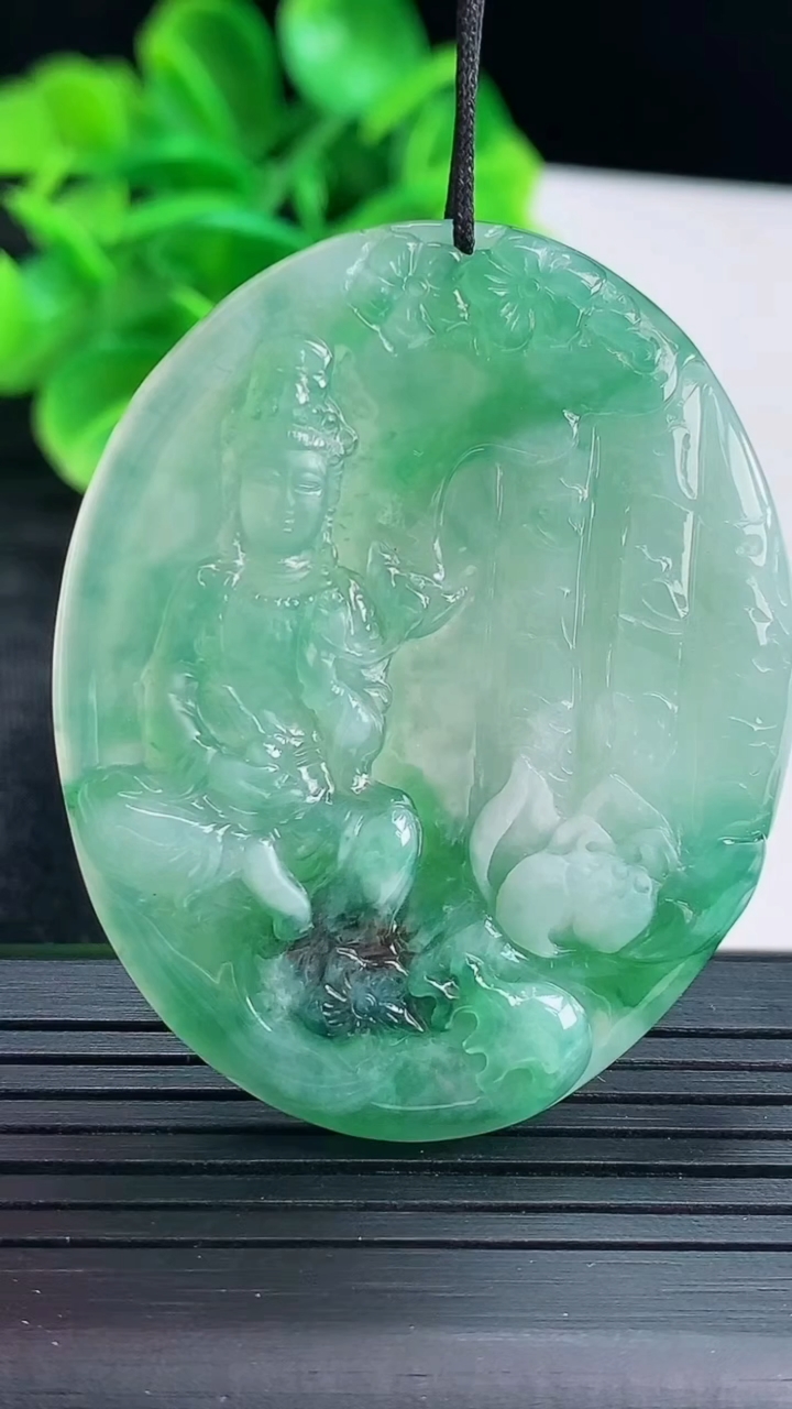 天然A货翡翠大势至菩萨吊坠尺寸49.2-39.9-4.8重量:23.13g
4月16日