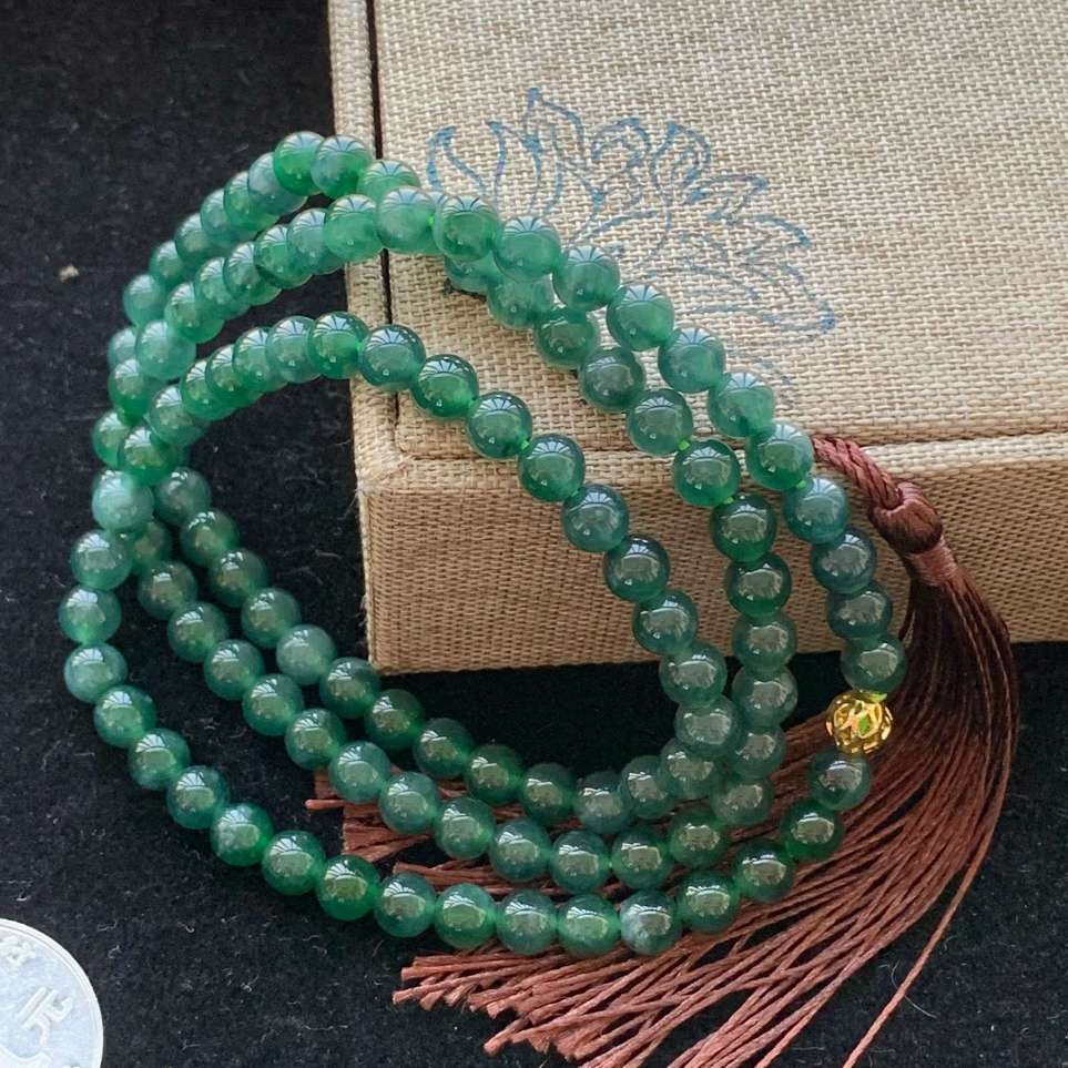 A货天然翡翠冰种蓝水项链108颗重量33.84
4月16日