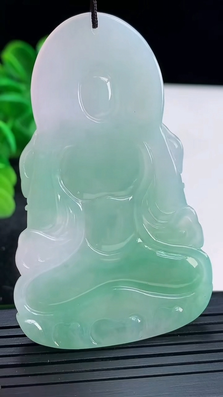 天然A货翡翠度母观音吊坠尺寸68.7-42.6-5重量:33.20g
4月16日