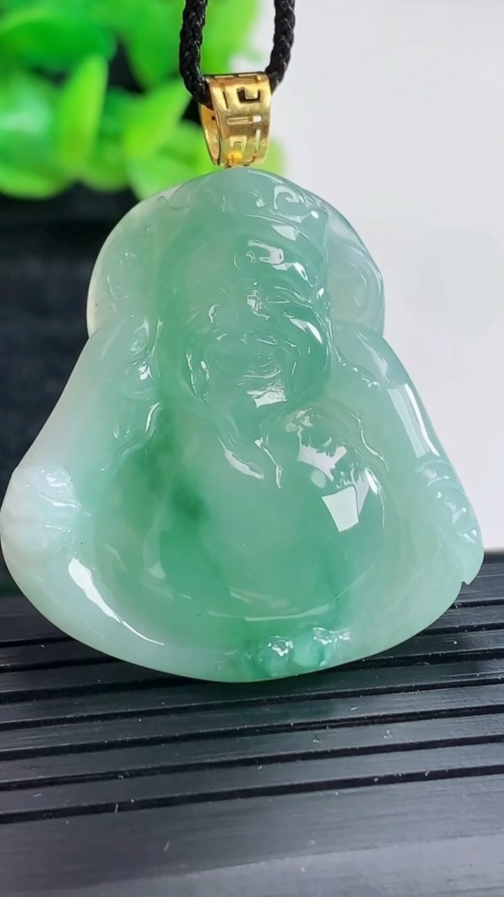 天然A货翡翠18k金飘花财神爷吊坠尺寸35.6-33.5-6重量:12.19g
4月17日