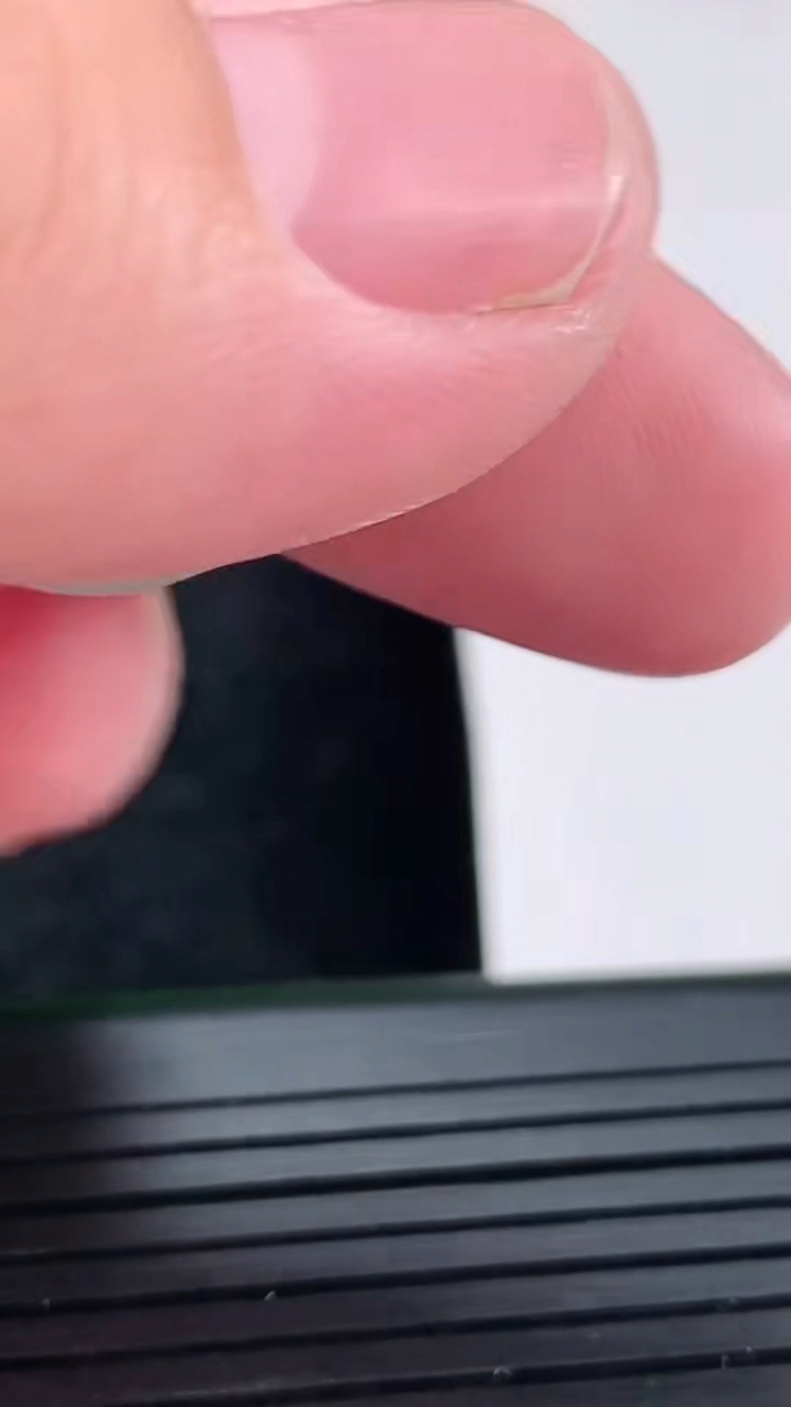 天然A货翡翠年年有余吊坠尺寸30-10.5-4重量:2.27g
4月17日