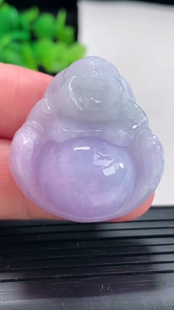 天然A货翡翠紫罗兰佛公吊坠尺寸34-32-12.5重量:21.26g
4月17日