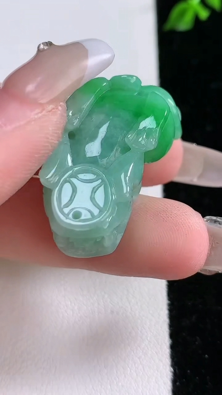 天然A货翡翠貔貅吊坠，尺寸32-19-12，重:14.21g 002
4月17日