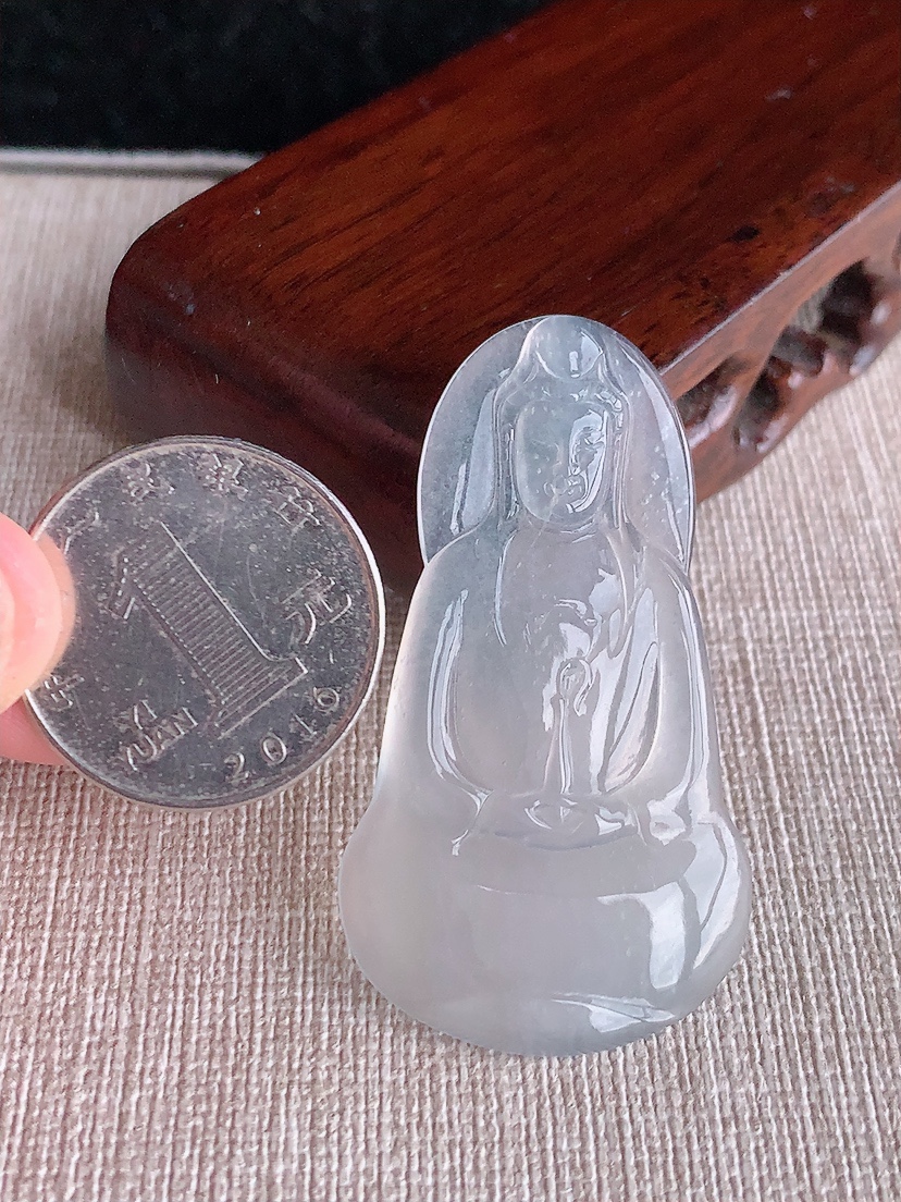 天然A货翡翠白冰白月光一刀切观音镶嵌件 
尺寸49.3-27.4-2.8mm 重量7.32g 0415