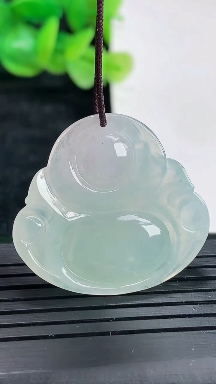 天然A货翡翠佛公吊坠尺寸29-32-5.5重量:8.15g
4月17日