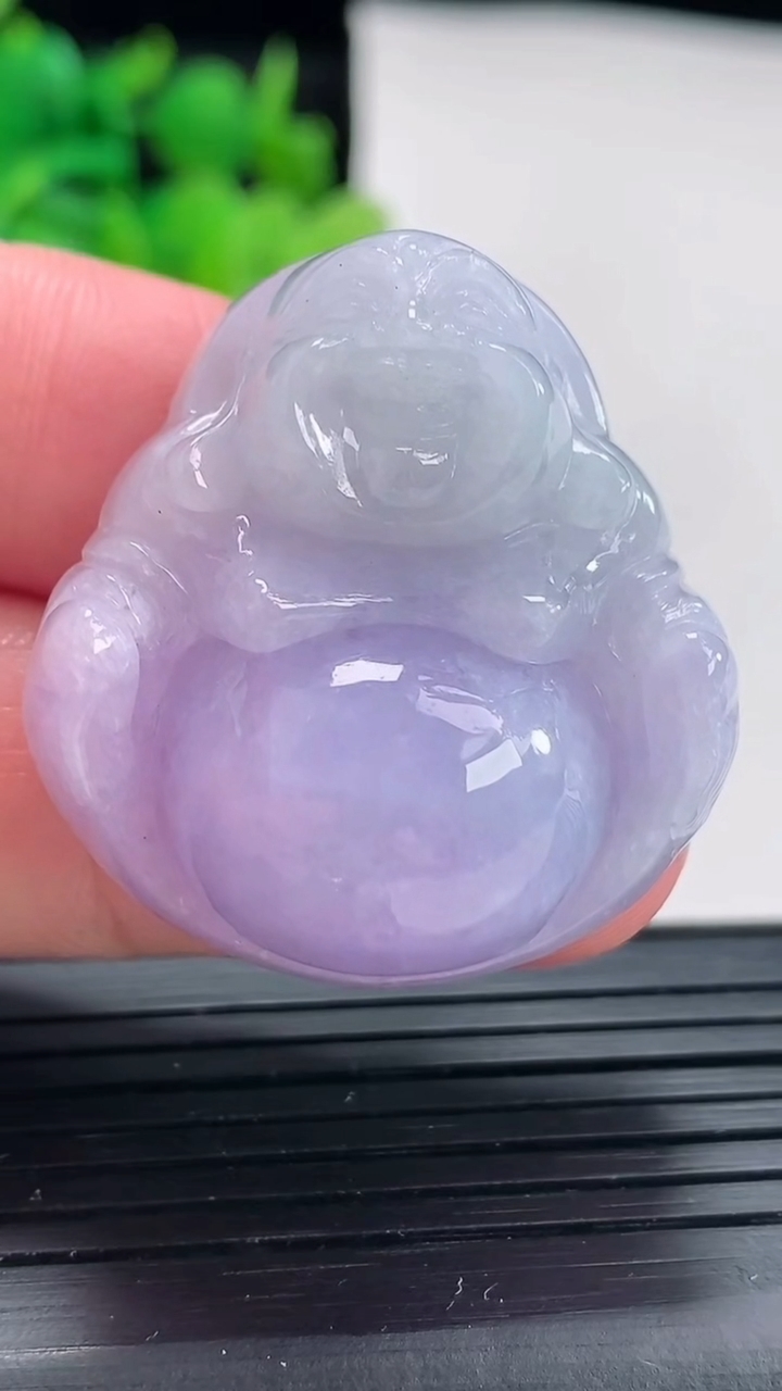 天然A货翡翠紫罗兰佛公吊坠尺寸34-32-12.5重量:21.26g
4月17日