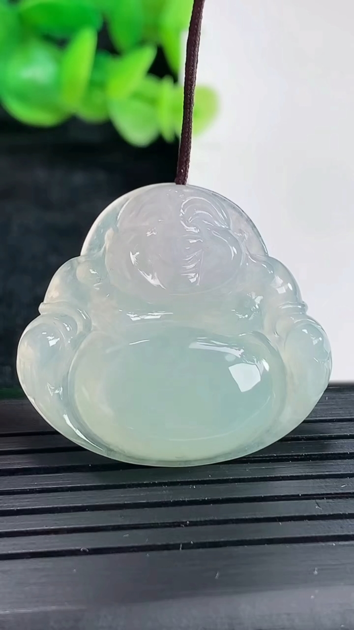 天然A货翡翠佛公吊坠尺寸29-32-5.5重量:8.15g
4月17日