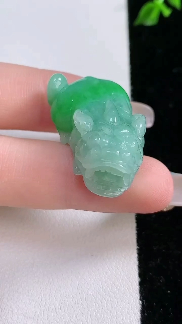 天然A货翡翠貔貅吊坠，尺寸32-19-12，重:14.21g 002
4月17日