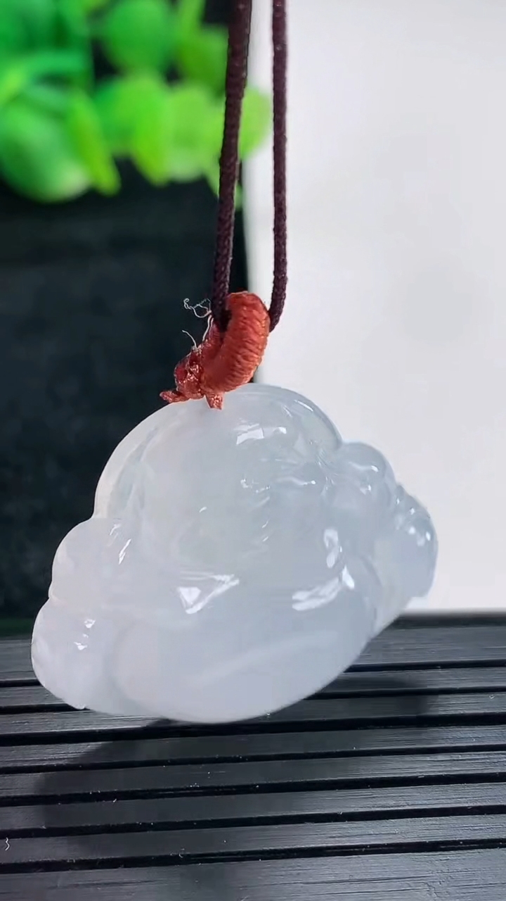 天然A货翡翠佛公吊坠尺寸24.5-30-5.6重量:6.58g
4月17日