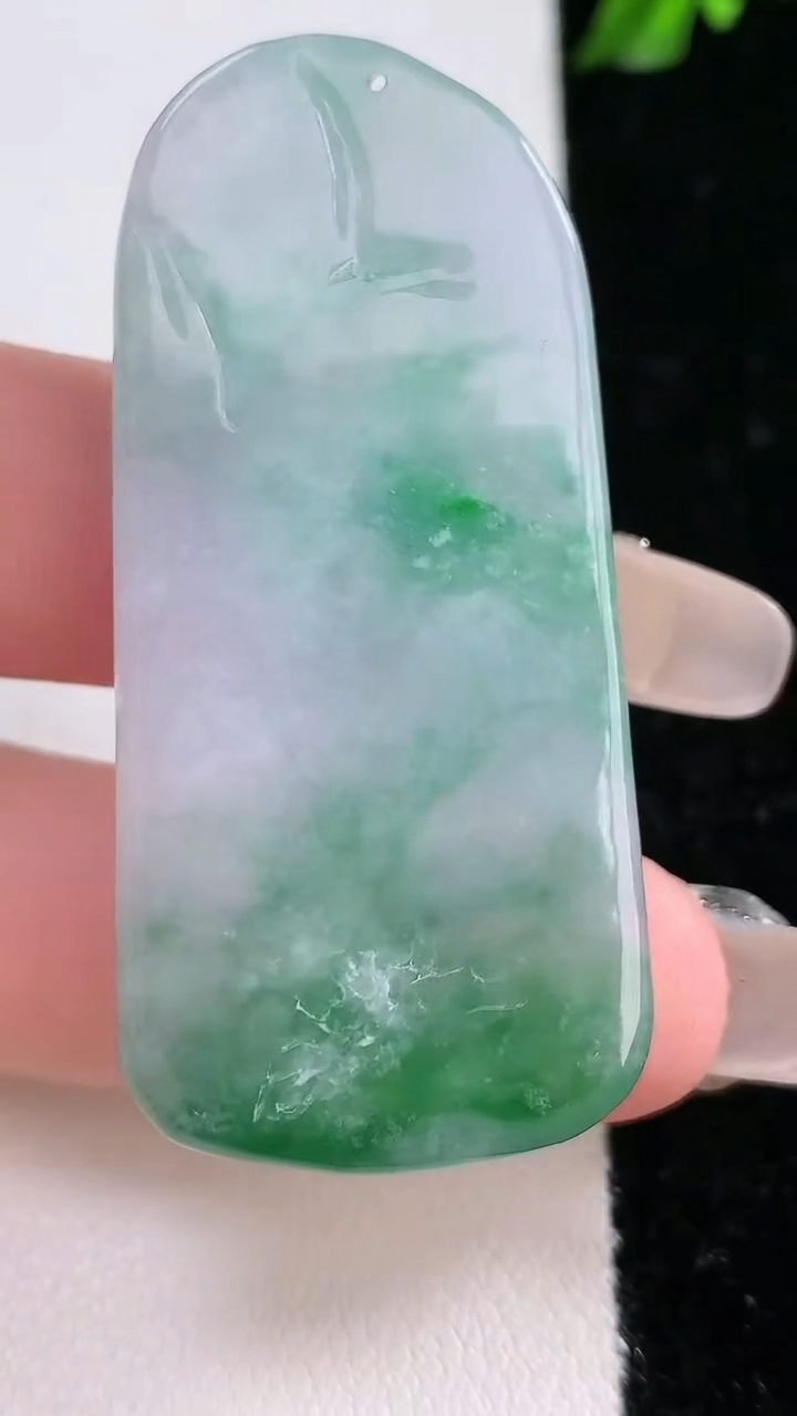 天然A货翡翠山水牌吊坠，尺寸50.3-23.5-8.6，重:18.99g
4月17日