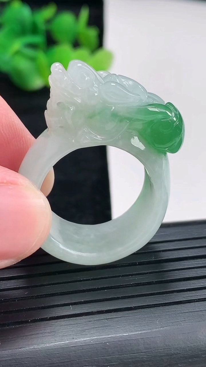 天然A货翡翠貔貅玉戒指扳指尺寸21-13-15重量:16.40g2026年4月17日
工厂直销收藏佳