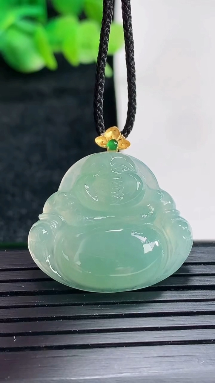 天然A货翡翠佛公吊坠尺寸23-27-6.2重量:6.20g
4月17日