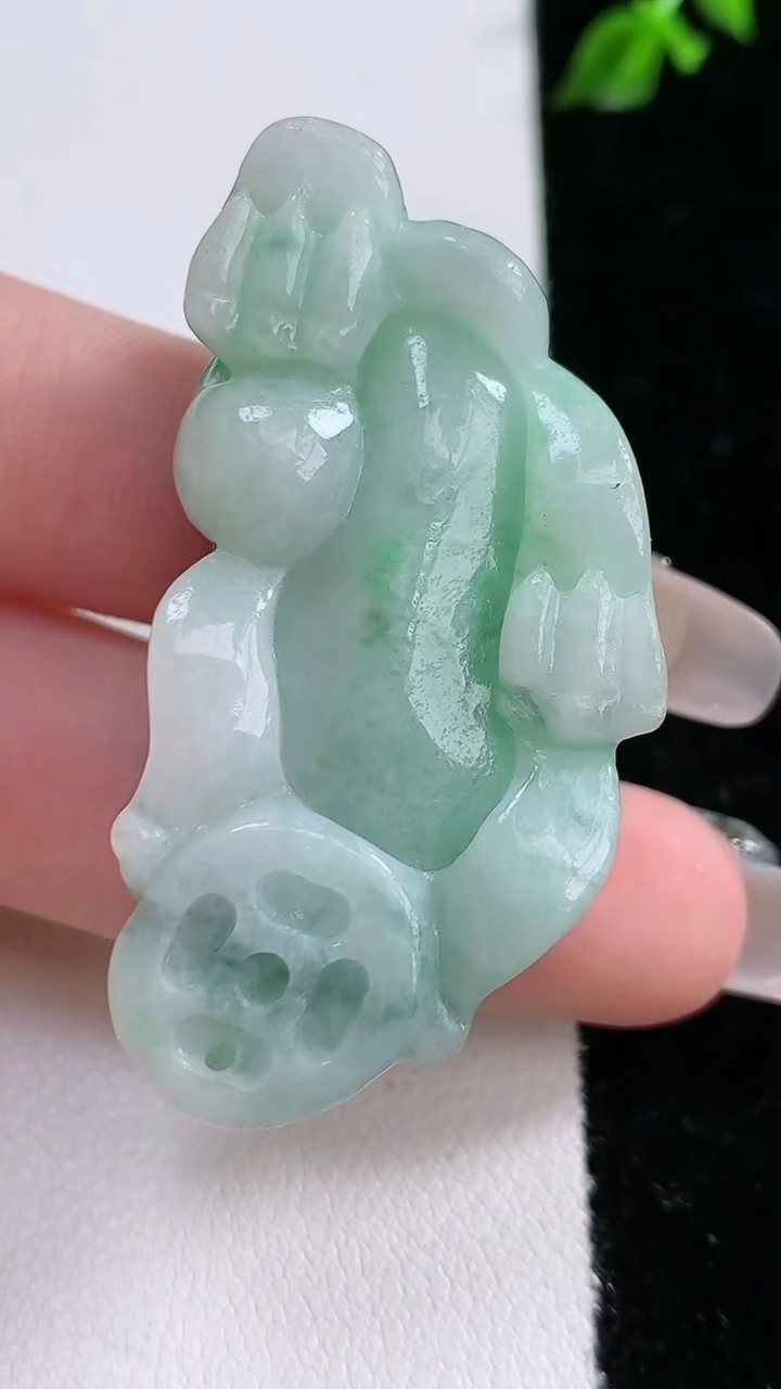 天然A货翡翠貔貅吊坠，尺寸47.8-23.8-13，重:28.87g 535
4月17日