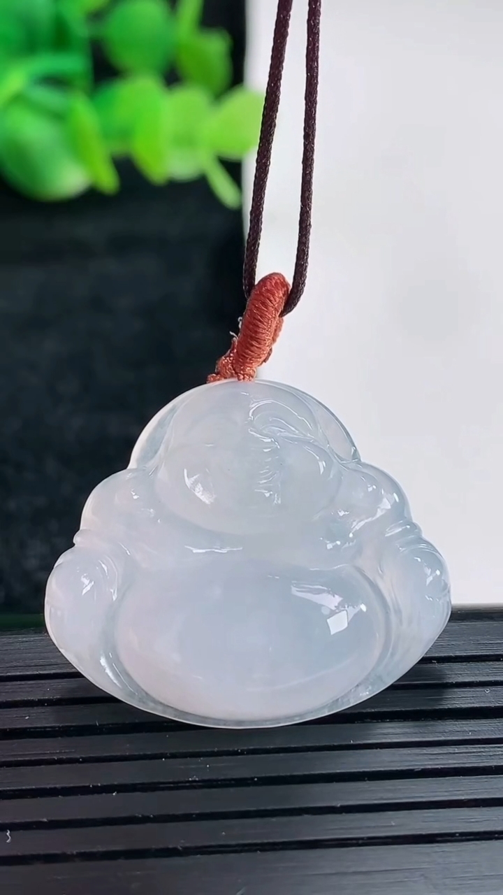 天然A货翡翠佛公吊坠尺寸24.5-30-5.6重量:6.58g
4月17日