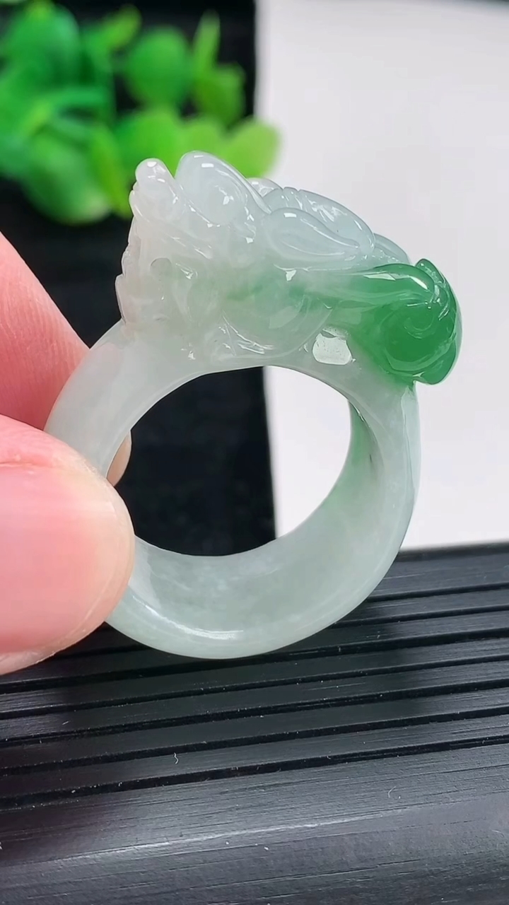 天然A货翡翠貔貅玉戒指扳指尺寸21-13-15重量:16.40g2026年4月17日
工厂直销收藏佳