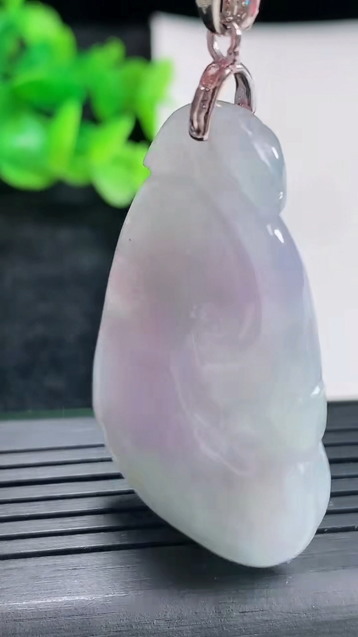 天然A货翡翠925银紫罗兰如意吊坠尺寸46-29-7.6重量:19.52g
4月17日