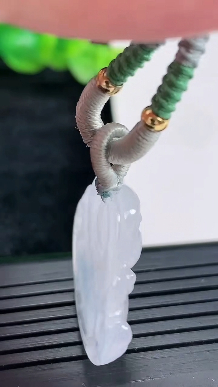 天然A货翡翠佛公吊坠尺寸23.6-28-5.6重量:7.87g
4月17日