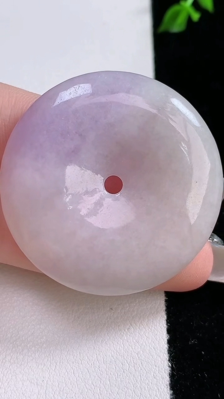 天然A货翡翠紫罗兰平安扣吊坠，尺寸41.2-5.8，重:20.03g
4月17日