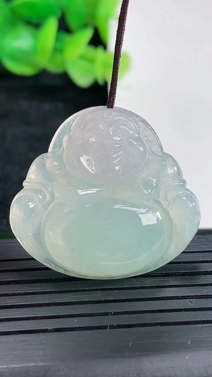 天然A货翡翠佛公吊坠尺寸29-32-5.5重量:8.15g
4月17日