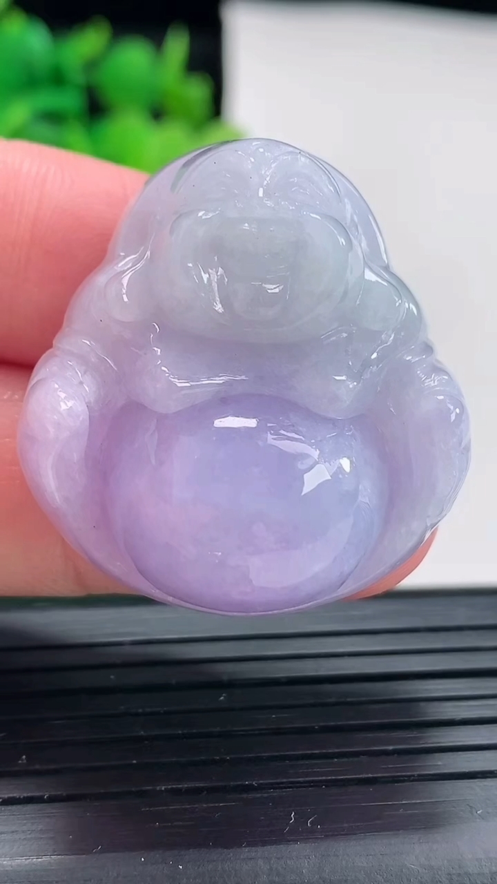 天然A货翡翠紫罗兰佛公吊坠尺寸34-32-12.5重量:21.26g
4月17日