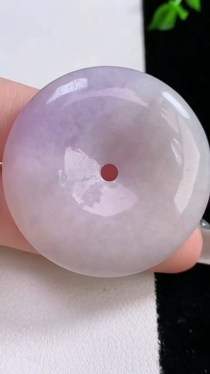 天然A货翡翠紫罗兰平安扣吊坠，尺寸41.2-5.8，重:20.03g
4月17日