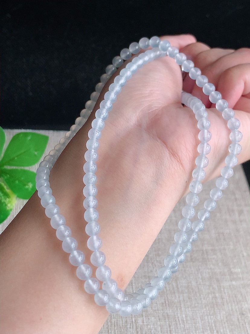 天然A货翡翠白冰白月光圆珠项链毛衣链118颗 
尺寸4.8mm 重量29.20g 0417