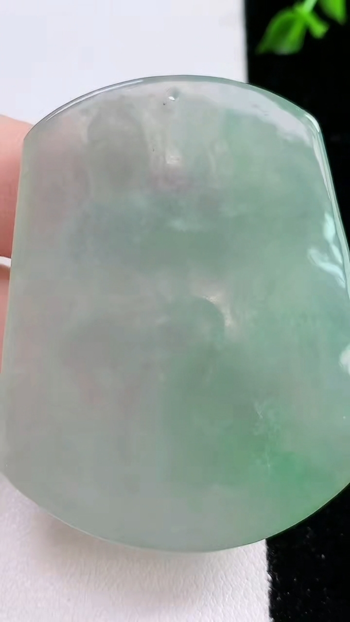 天然A货翡翠文殊菩萨吊坠，尺寸53-44-6，重:26.38g
4月18日