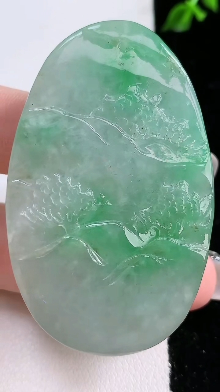 天然A货翡翠山水牌吊坠，尺寸56-35-13，重:47.17g
4月18日