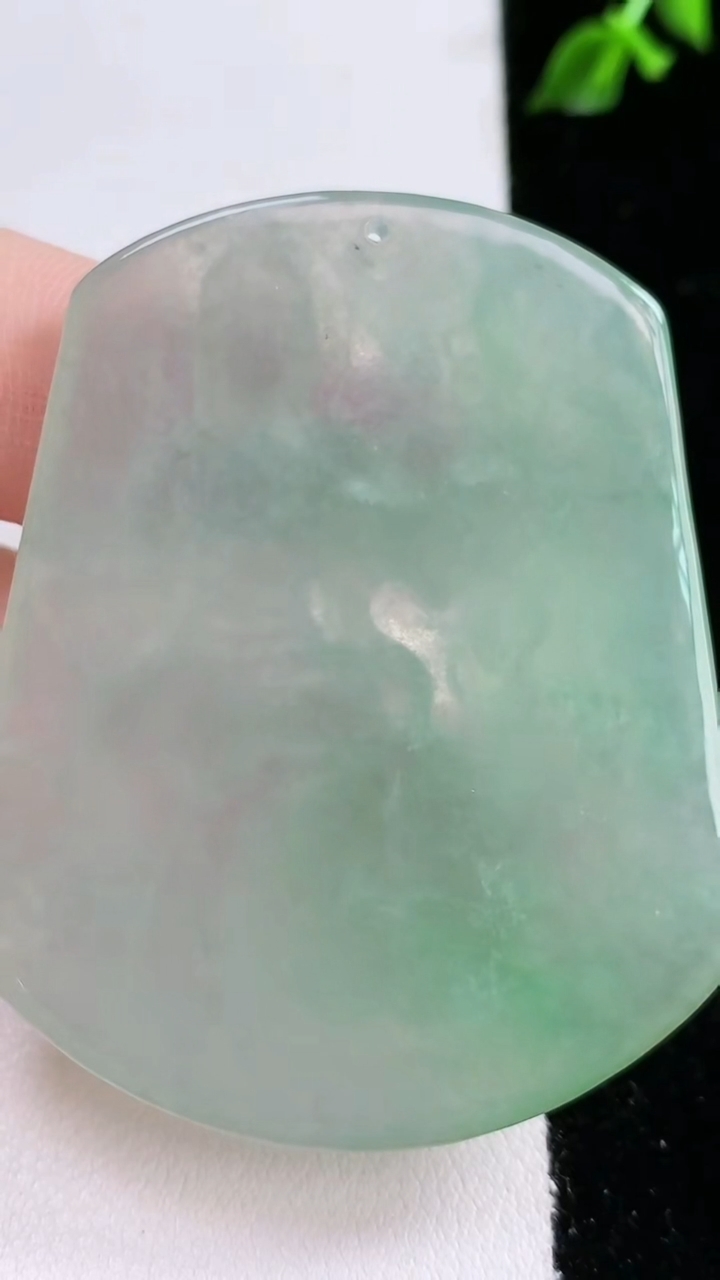 天然A货翡翠文殊菩萨吊坠，尺寸53-44-6，重:26.38g
4月18日