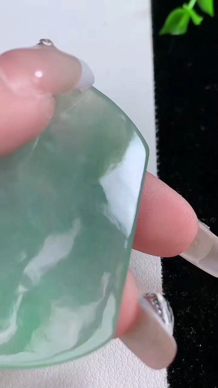 天然A货翡翠文殊菩萨吊坠，尺寸53-44-6，重:26.38g
4月18日