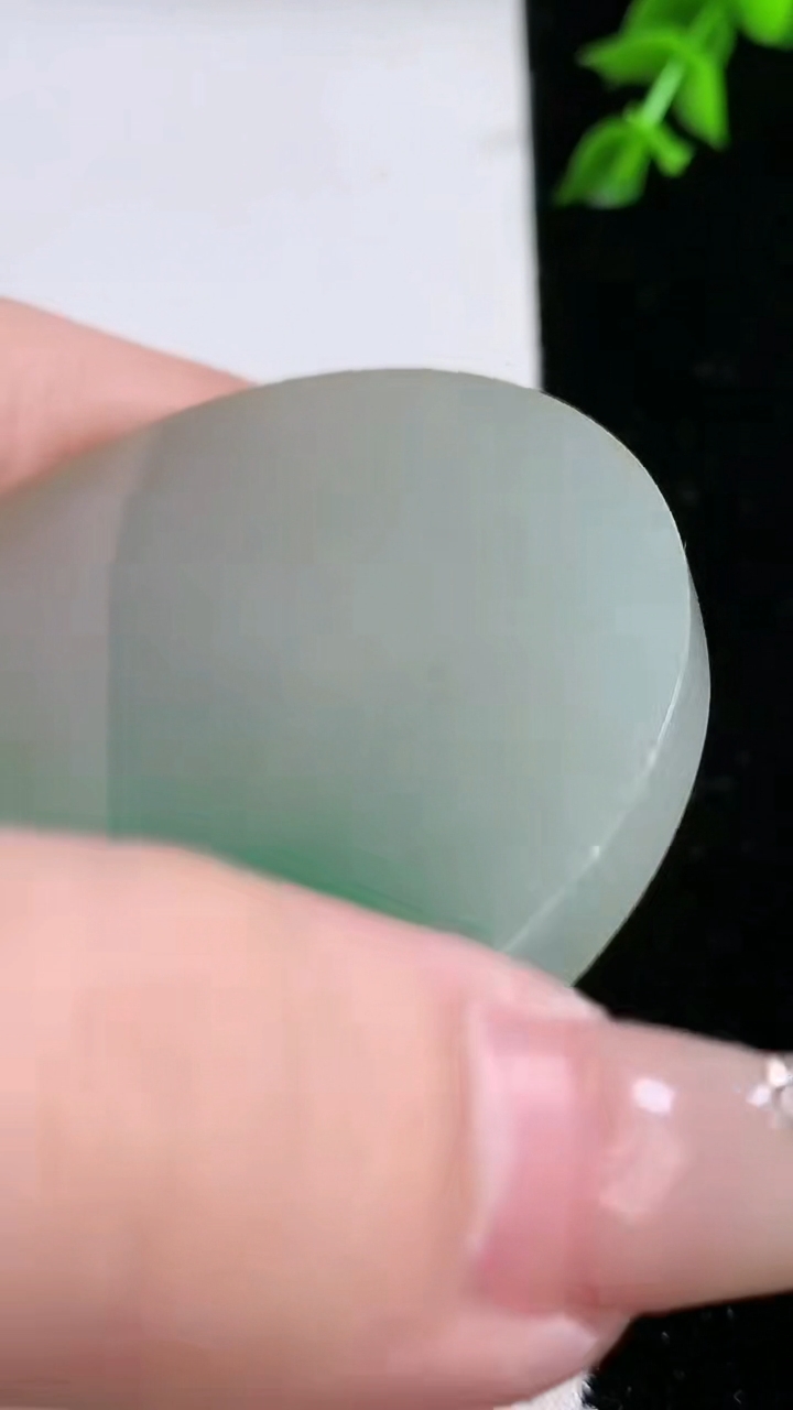 天然A货翡翠无事牌镶嵌件，尺寸 54-5，重:42.54g
4月18日