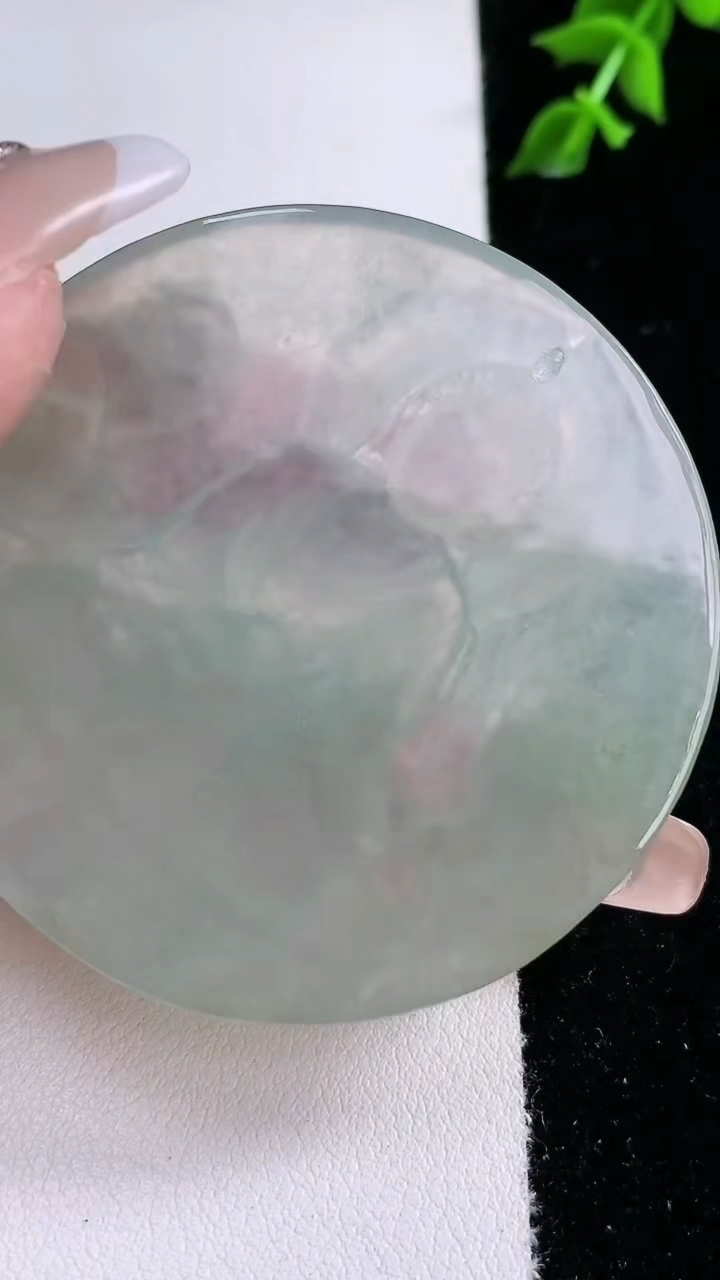 天然A货翡翠阿弥陀佛吊坠，尺寸53-5，重:28.91g
4月18日