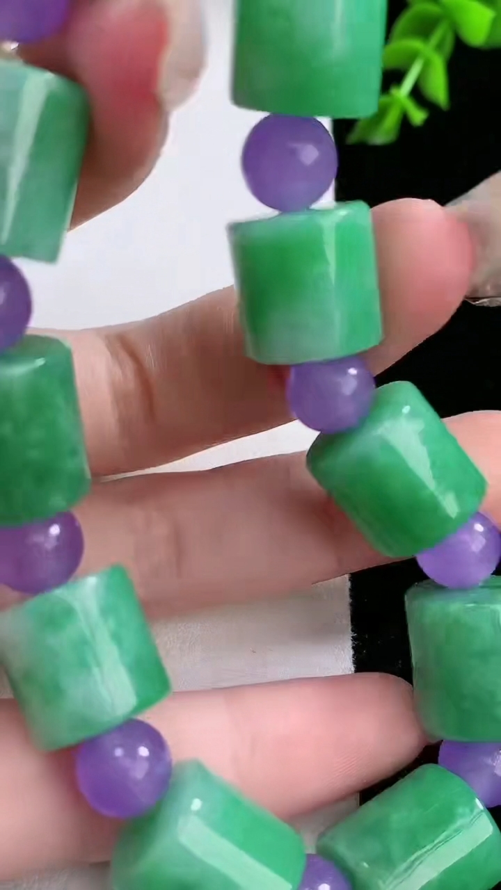 天然A货翡翠路路通手串，尺寸13-12.5，重:59.30g4月18日
工厂直销收藏佳品,种好水足，