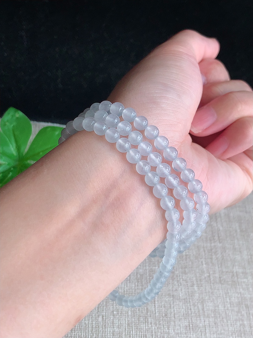 天然A货翡翠白冰白月光圆珠项链毛衣链118颗 
尺寸4.8mm 重量29.20g 0417