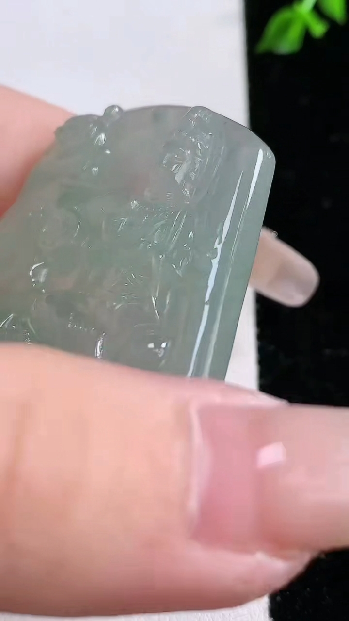 天然A货翡翠文殊菩萨吊坠，尺寸53-44-6，重:26.38g
4月18日