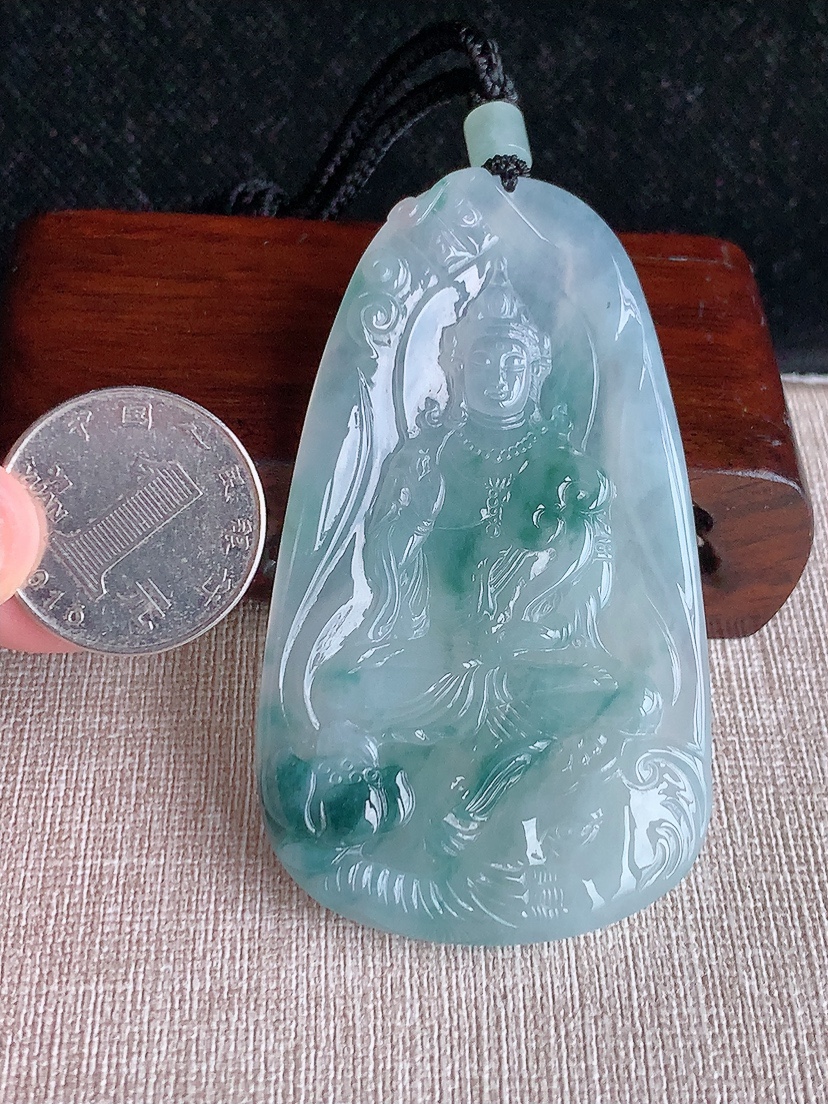 天然A货翡翠飘花普贤菩萨吊坠 
尺寸74-42.3-5.5mm 重量44.48g 0417