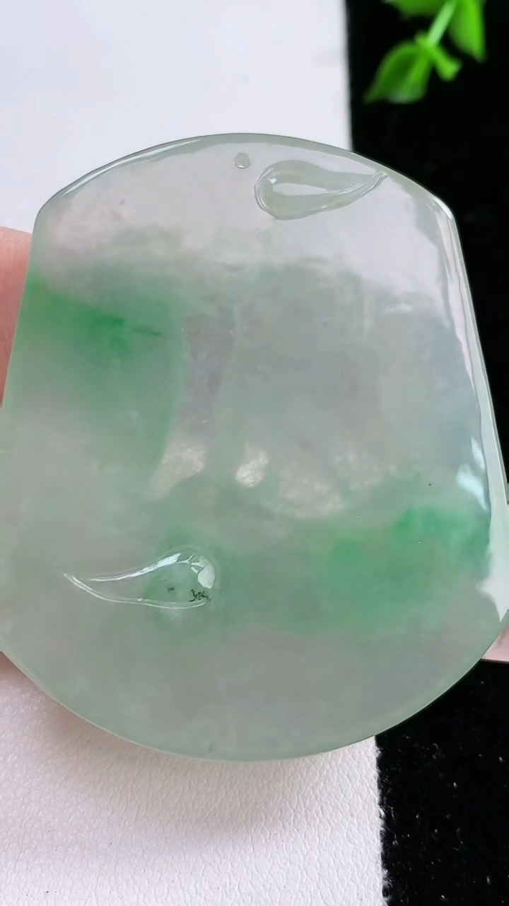 天然A货翡翠普贤菩萨吊坠，尺寸 53-46-6，重:27.03g
4月18日