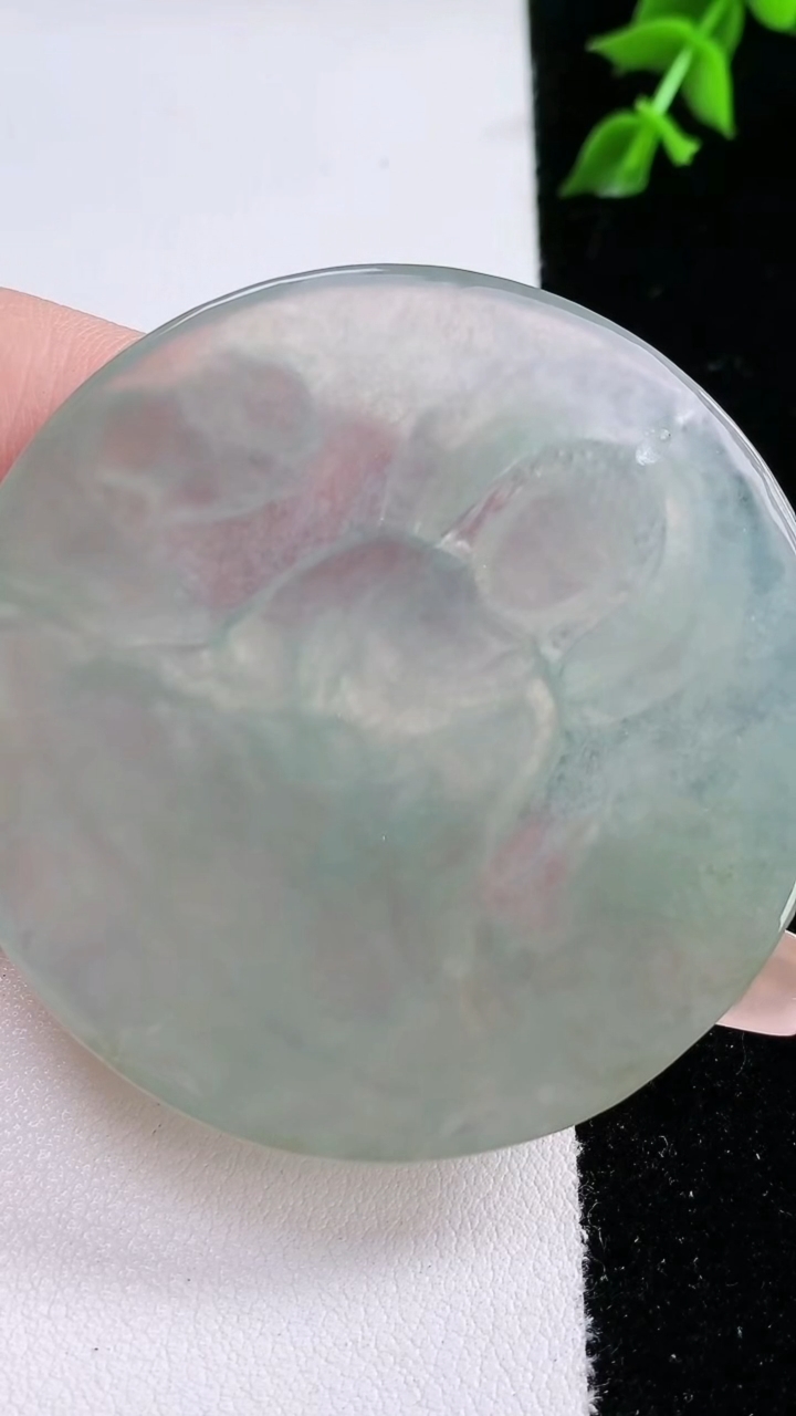 天然A货翡翠阿弥陀佛吊坠，尺寸53-5，重:28.91g
4月18日