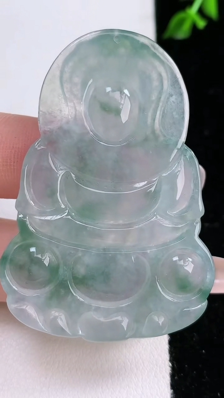 天然A货翡翠观音菩萨吊坠，尺寸 55-38-6.5，重: 21.12g
4月18日