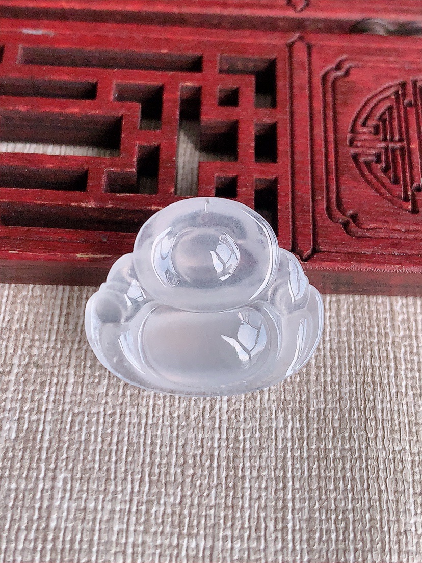 天然A货翡翠白冰白月光佛公吊坠 
尺寸20-24.5-5.5mm 重量3.78g 0418