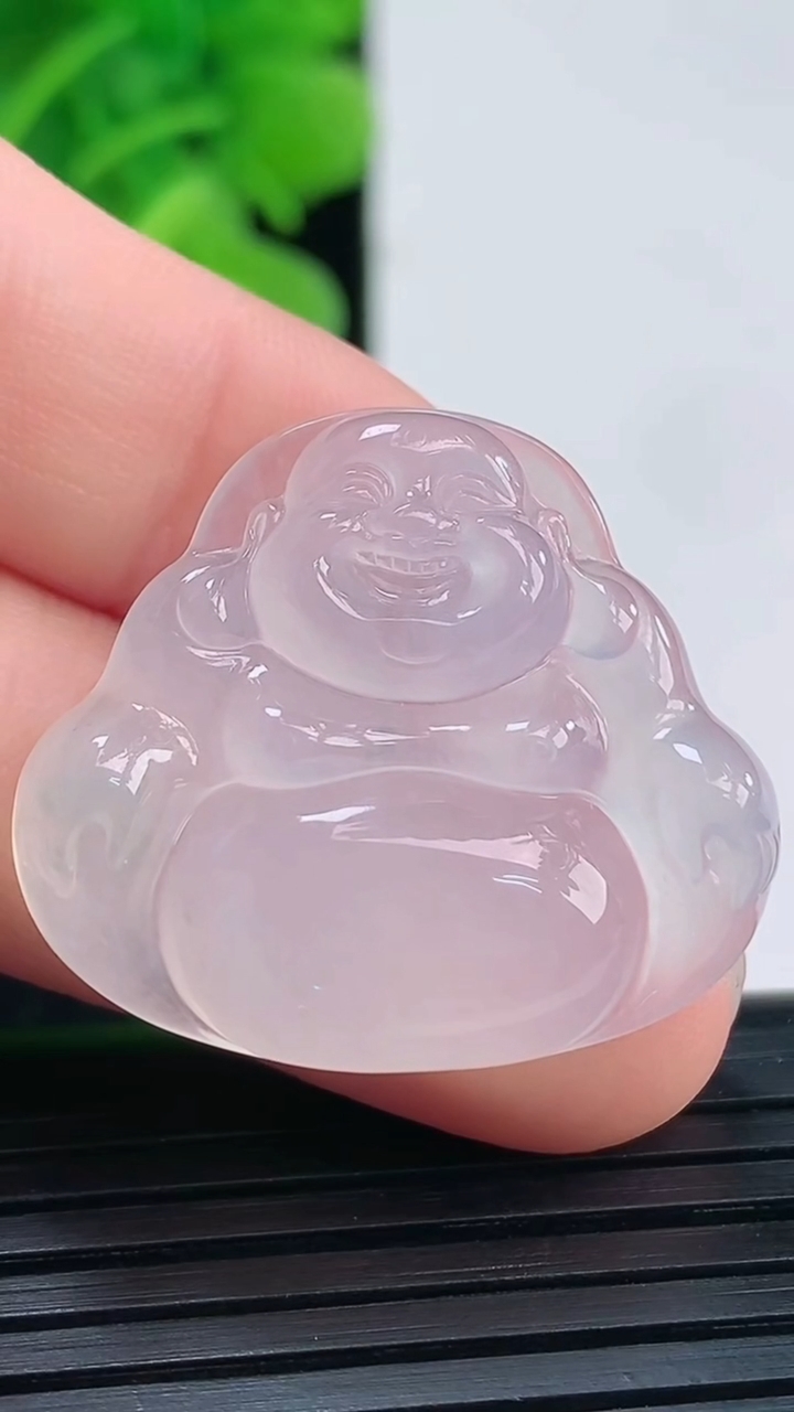 天然A货翡翠种飘花佛公镶嵌件尺寸24.9-28.3-5.5重量:7.16g
4月19日