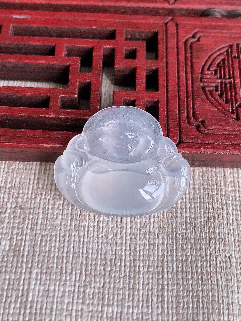 天然A货翡翠白冰白月光佛公吊坠 
尺寸20-24.5-5.5mm 重量3.78g 0418