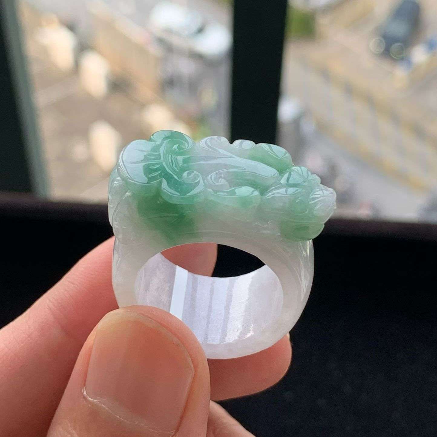 A货天然翡翠冰糯种飘绿貔貅板戒23号重量19.79g
4月19日